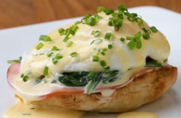 Eggs Benedict with Spinach